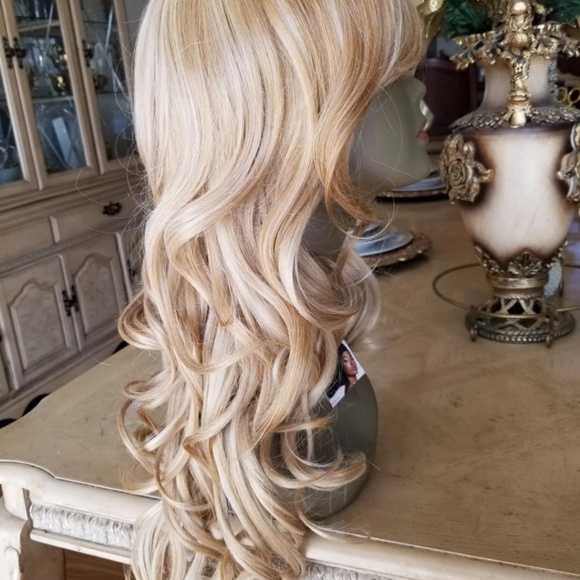 Blonde Medium Full Wig